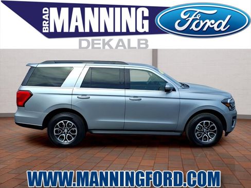 Used 2024 Ford Expedition XLT image 1