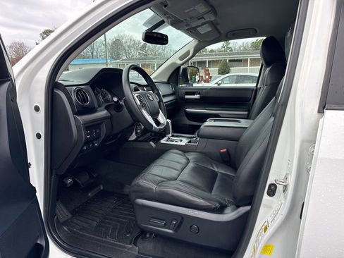 Used 2016 Toyota Tundra SR5 w/ SR5 Upgrade Package image 9