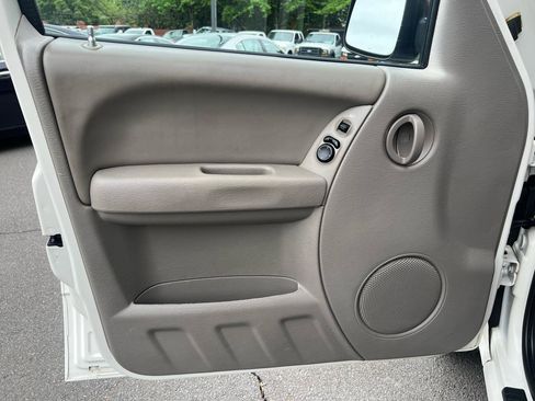 Used 2004 Jeep Liberty Sport w/ PWR Convenience Group AWD/4WD image 31