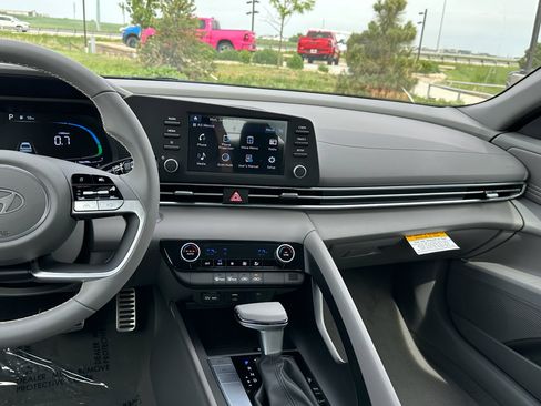 New 2025 Hyundai Elantra Sport w/ Cargo Package image 18