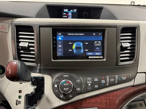 Used 2011 Toyota Sienna XLE w/ XLE Navigation Pkg FWD image 29