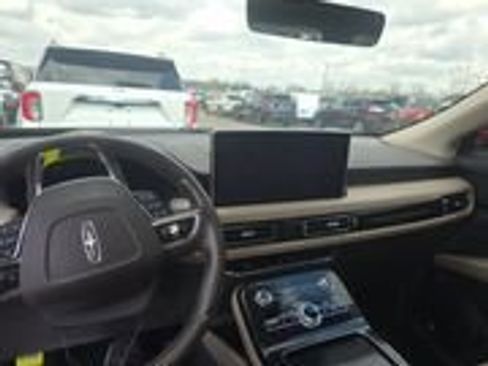 Used 2022 Lincoln Nautilus Reserve AWD/4WD image 6