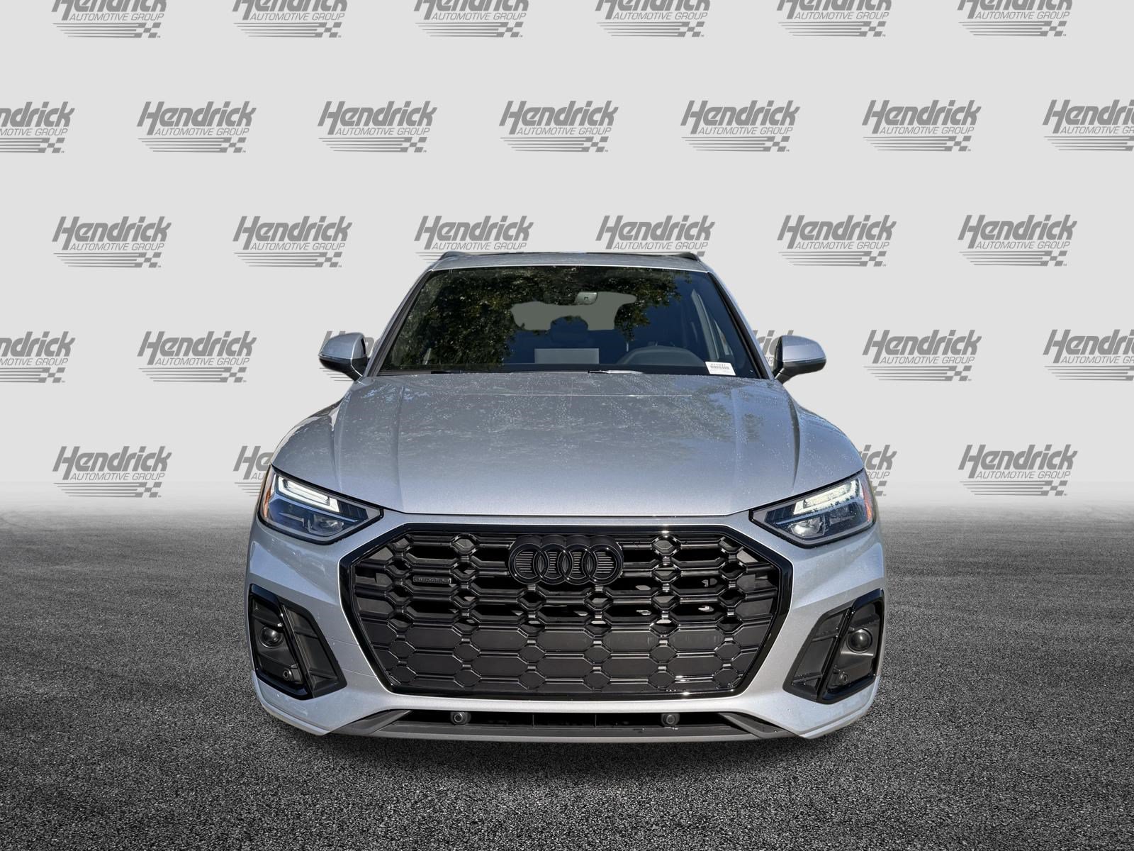 Certified 2025 Audi Q5 2.0T Premium w/ Convenience Plus Package AWD/4WD image 3