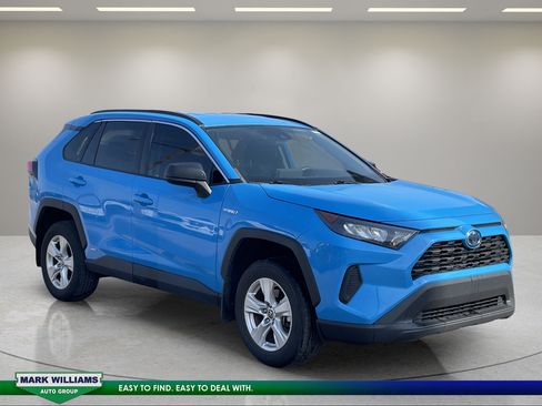 Used 2021 Toyota RAV4 LE AWD/4WD image 1