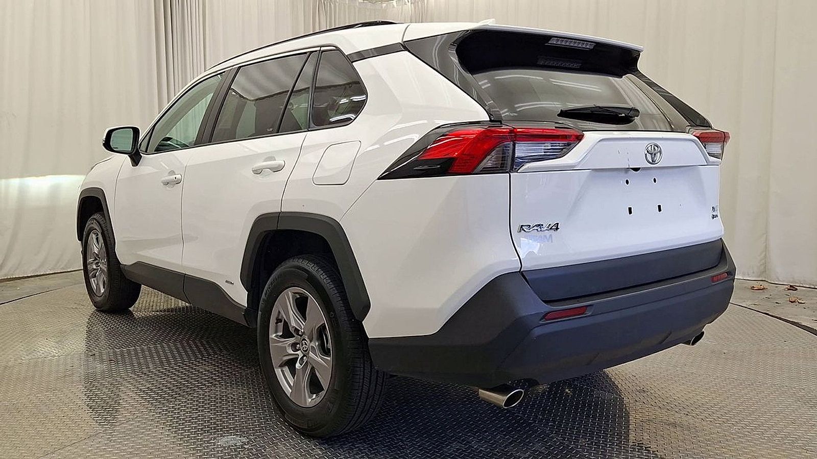 Certified 2025 Toyota RAV4 XLE AWD/4WD image 13