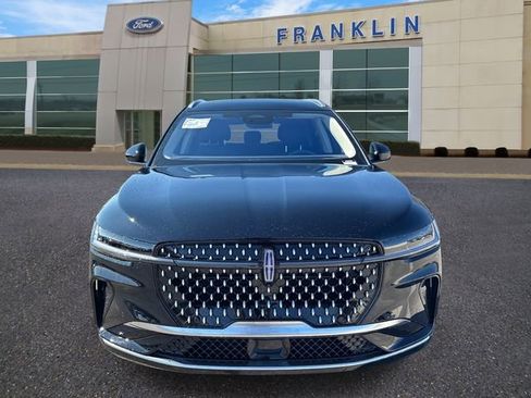 New 2026 Lincoln Nautilus Reserve image 2