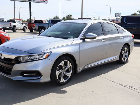 Used 2019 Honda Accord EX image 4