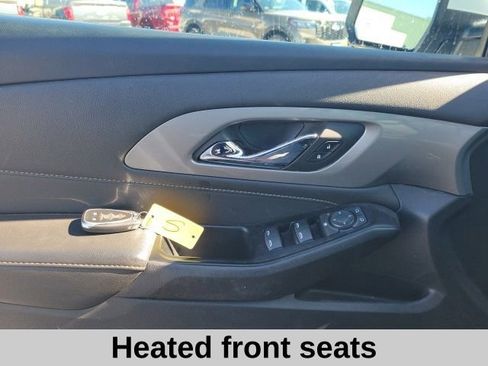 Used 2023 Chevrolet Traverse LT image 13