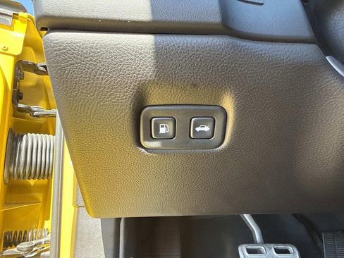 Used 2011 Chevrolet Corvette Grand Sport w/ Preferred Equipment Group image 26