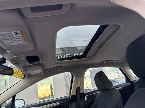 Used 2020 Ford Fusion SE image 20