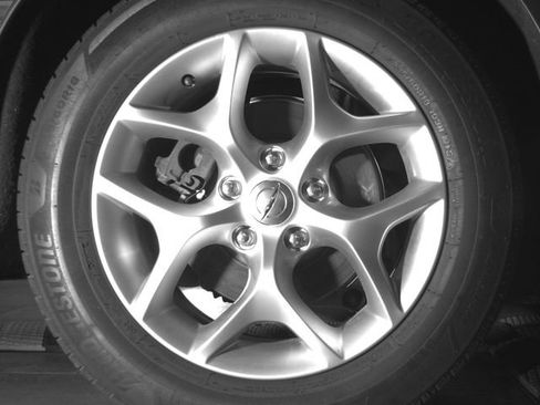 Used 2018 Chrysler Pacifica Touring Plus w/ Tire & Wheel Group FWD image 15