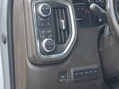 Used 2021 GMC Sierra 2500 SLT w/ SLT Premium Package AWD/4WD image 17