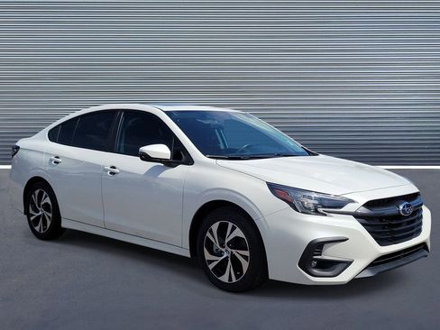 Used 2025 Subaru Legacy Premium AWD/4WD image 2