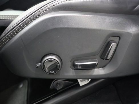 Used 2023 Volvo XC60 B5 Ultimate w/ Climate Package image 14