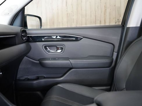 Used 2025 Honda Pilot Touring image 31