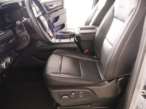 Used 2024 GMC Yukon Denali w/ Denali Reserve Package AWD/4WD image 12