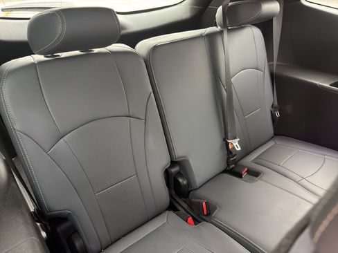 Used 2024 Buick Enclave Premium image 34