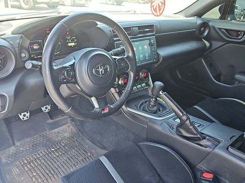 Used 2022 Toyota GR86 Premium image 11