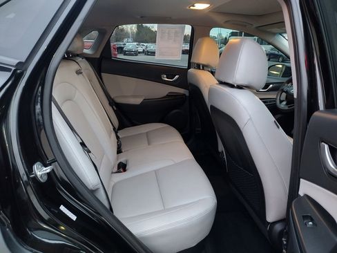 Used 2023 Hyundai Kona Limited image 10