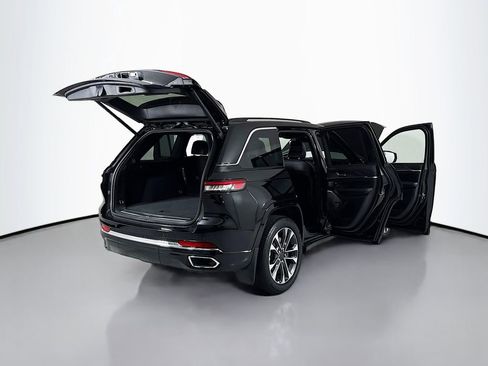 Used 2023 Jeep Grand Cherokee Overland w/ Advanced Protech Group III AWD/4WD image 23