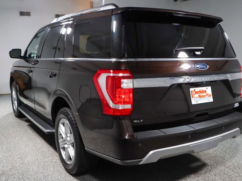 Used 2021 Ford Expedition XLT image 9