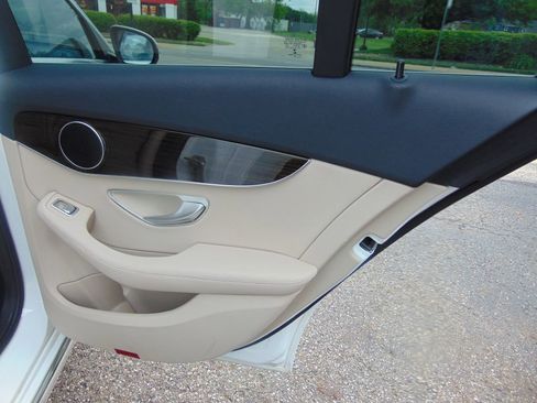 Used 2016 Mercedes-Benz C 300 4MATIC Sedan image 24