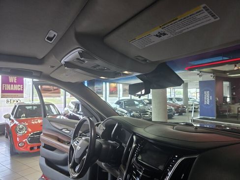Used 2019 Cadillac Escalade Premium Luxury AWD/4WD image 24