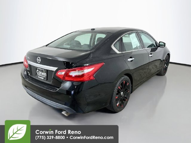 Used 2016 Nissan Altima 3.5 SL FWD image 8