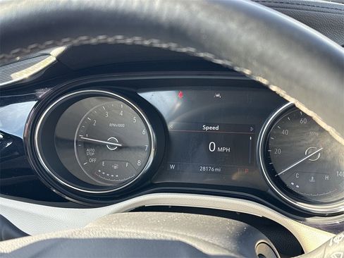 Used 2022 Buick Encore GX Select image 10