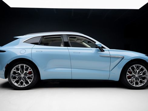 Used 2023 Aston Martin DBX image 33