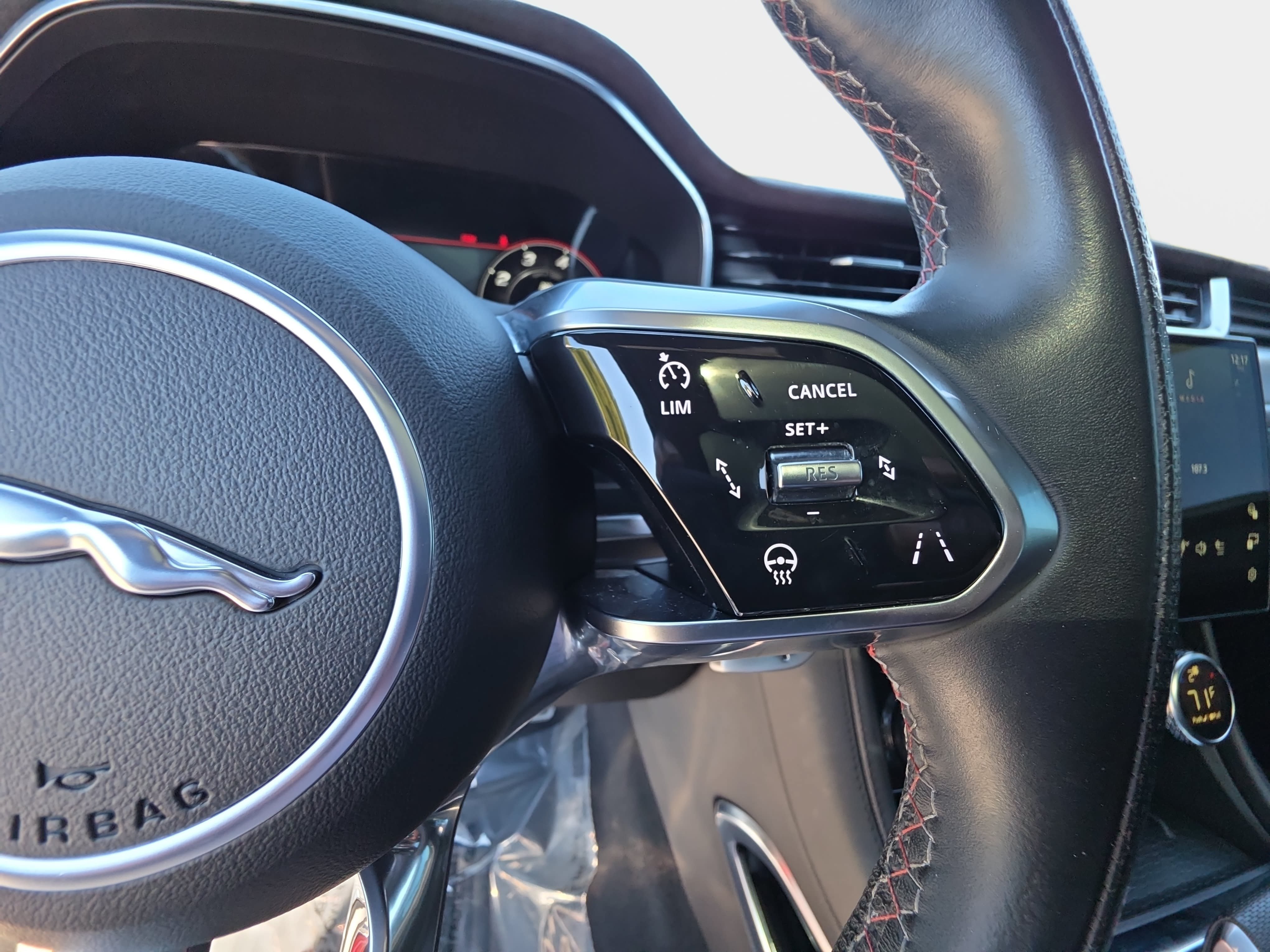 Certified 2021 Jaguar F-PACE SVR AWD/4WD image 18