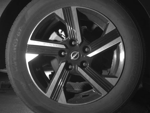 Used 2025 Nissan Sentra SV FWD image 15