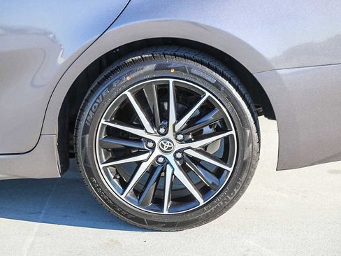 Used 2024 Toyota Camry SE image 11