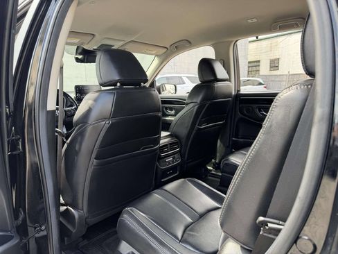 Used 2025 Honda Pilot EX-L image 23