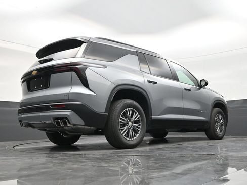 Used 2024 Chevrolet Traverse LS FWD image 22