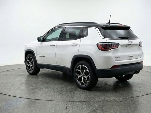 Used 2025 Jeep Compass Limited image 6