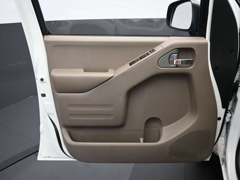 Used 2019 Nissan Frontier SV w/ Value Truck Package RWD image 9