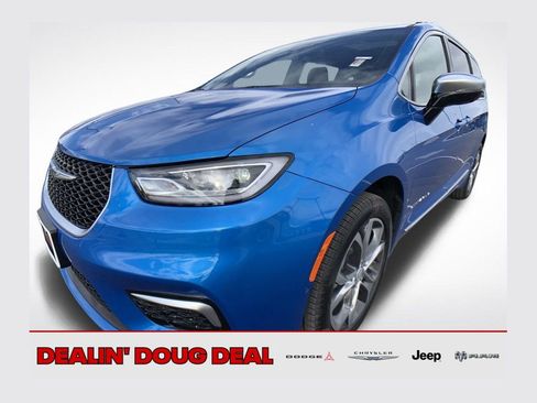 New 2026 Chrysler Pacifica Pinnacle image 1