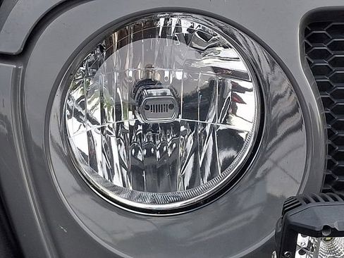 Used 2019 Jeep Wrangler Unlimited Sport S image 6