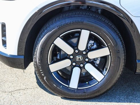 Certified 2025 Honda Prologue Touring image 9