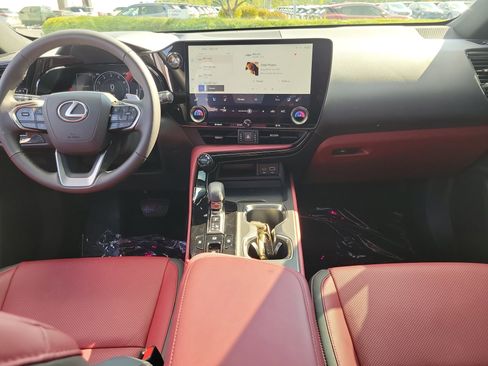 Used 2025 Lexus NX 250 FWD w/ Premium Package image 9