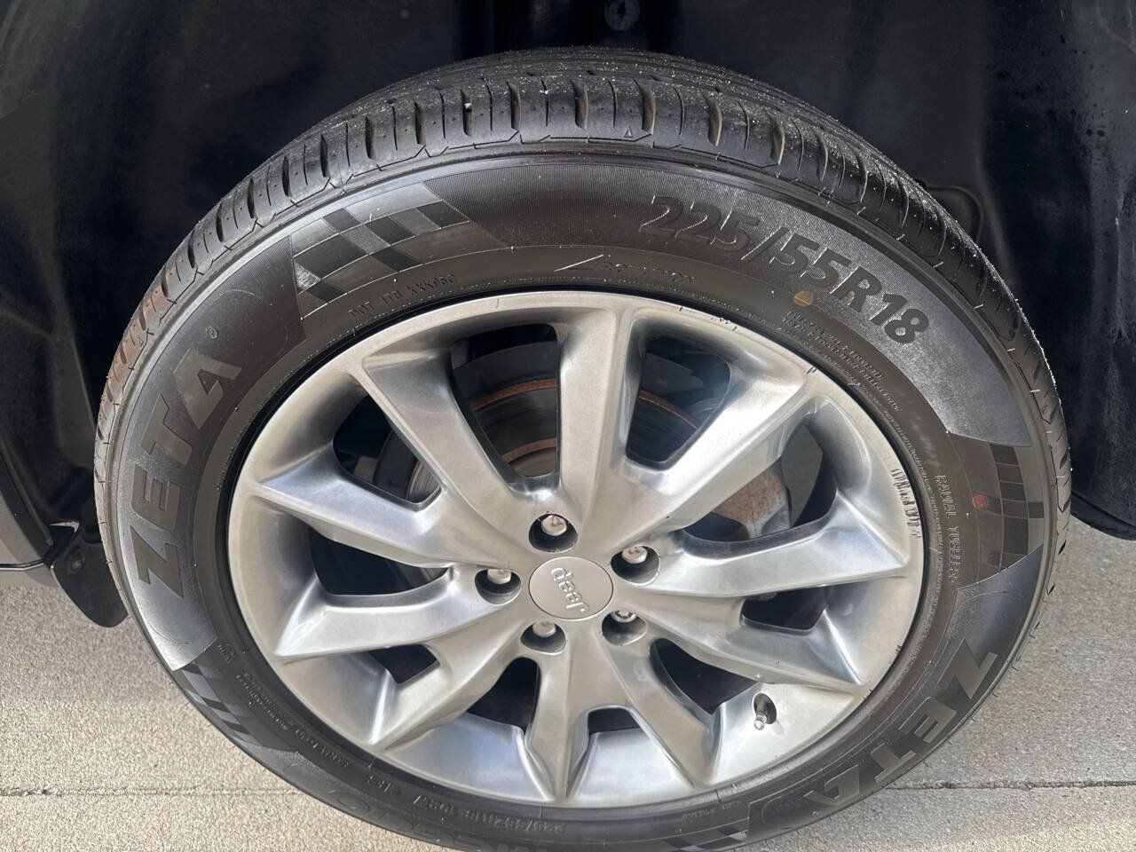 Used 2018 Jeep Cherokee Limited FWD image 24