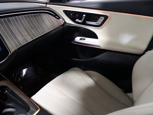 Used 2025 Mercedes-Benz E 350 4MATIC Sedan image 55