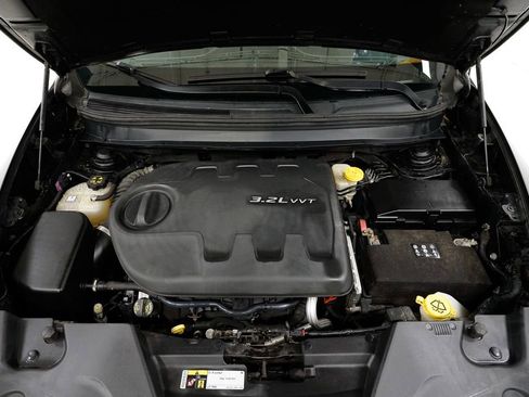 Used 2014 Jeep Cherokee Latitude w/ Comfort/Convenience Group image 3