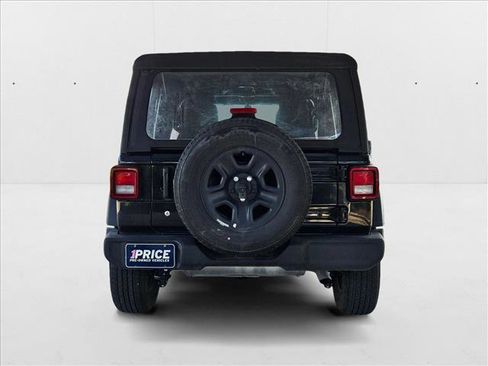 Used 2022 Jeep Wrangler Unlimited Sport image 6