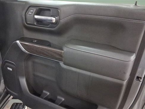 Used 2022 Chevrolet Silverado 1500 LTZ w/ Technology Package image 18