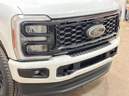 New 2026 Ford F350 XLT w/ XLT Premium Package AWD/4WD image 11