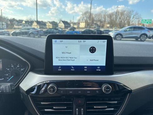 Used 2022 Ford Escape SE w/ SE Sport Appearance Package image 15