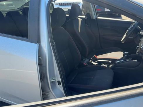 Used 2020 Nissan Versa SR FWD image 15