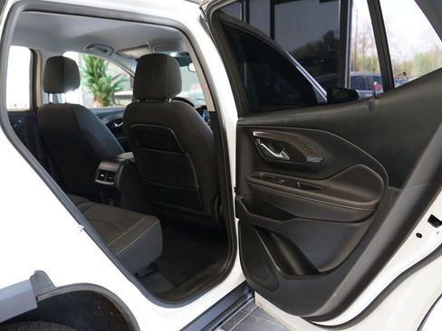 Used 2022 GMC Terrain SLE w/ Driver Convenience Package AWD/4WD image 43
